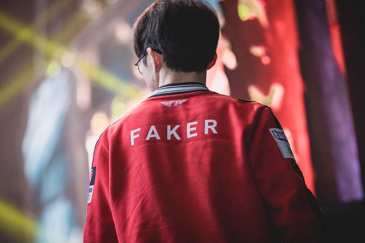 九游体育-包含Faker迎来七赛季高光表现，公牛球迷沸腾！的词条