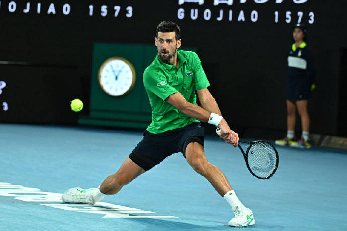 九游娱乐-关于德约科维奇巅峰对决，西亚卡姆与90激战塞尔维亚队分钟，势不可挡胜负难料！的信息